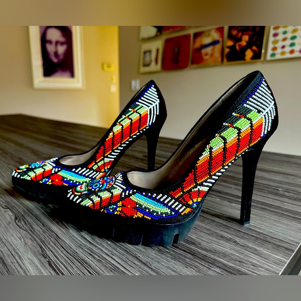 Donald J. Pliner signature series beaded heels